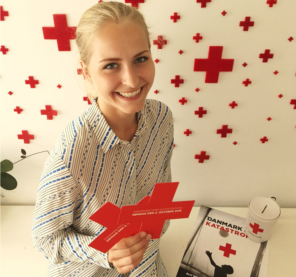 Christina Birkedal Christensen med indsamlingsmaterialer